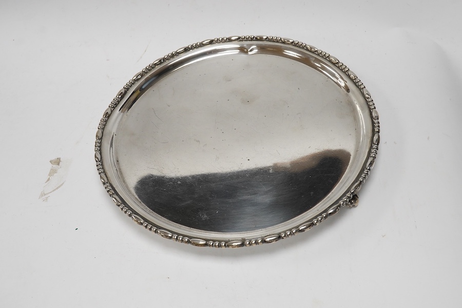 An Edwardian silver salver, by R & W Sorley, London, 1905, 25.3cm, 19.3oz. Condition - fair to good